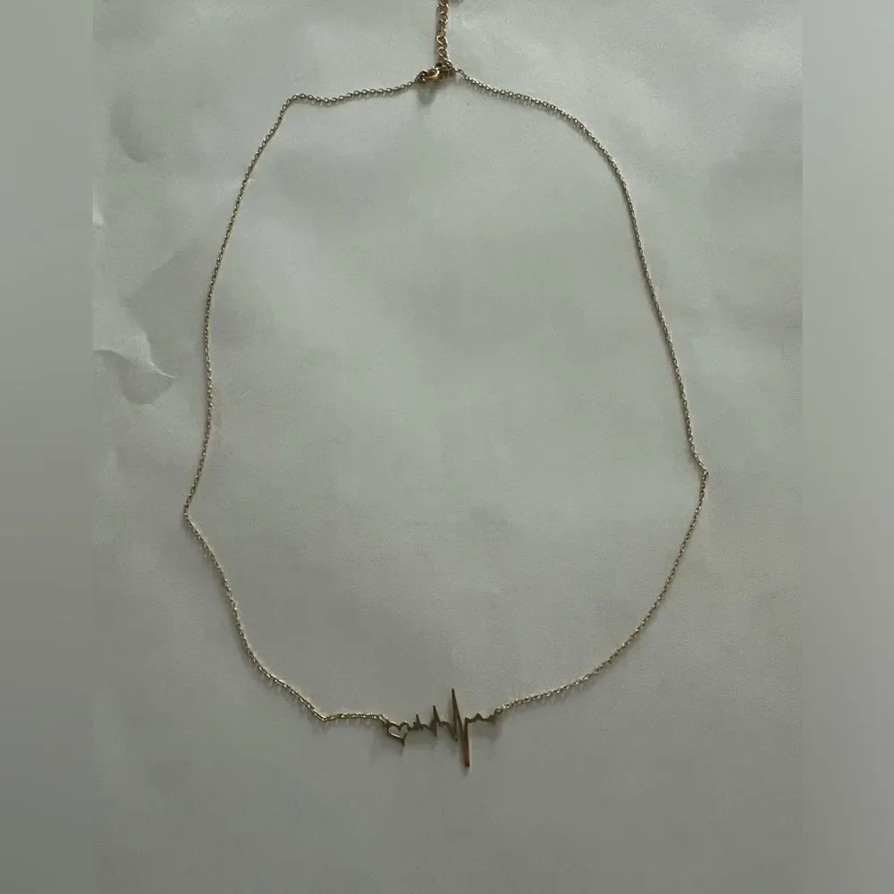 Dainty Heartbeat Necklace